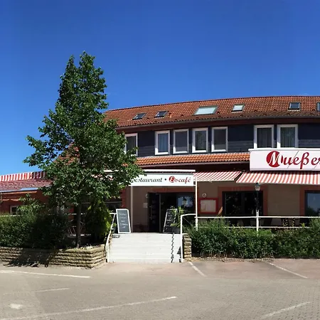 Mueßer Hof 3*